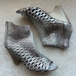 Barneys New York Co-Op Cutout Ella Metallic Silver Leather Wedge Booties 38.5‎